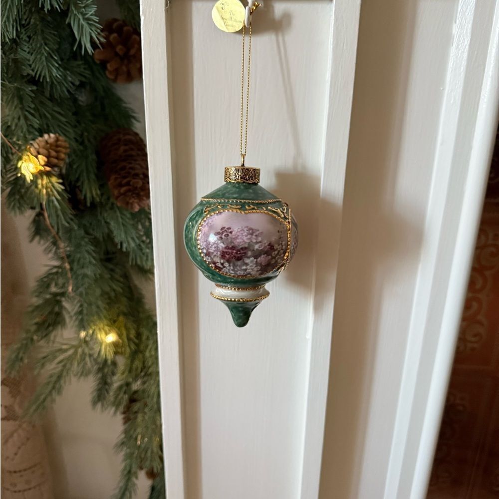 Vintage BRADFORD EDITIONS  Christmas The Sweet William Garden Pair Of Ornaments
